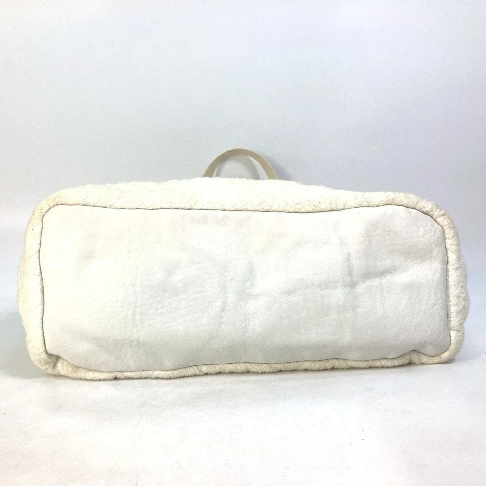 CHANEL White Leather Logo Shoulder Bag